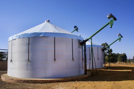 Steel graindam